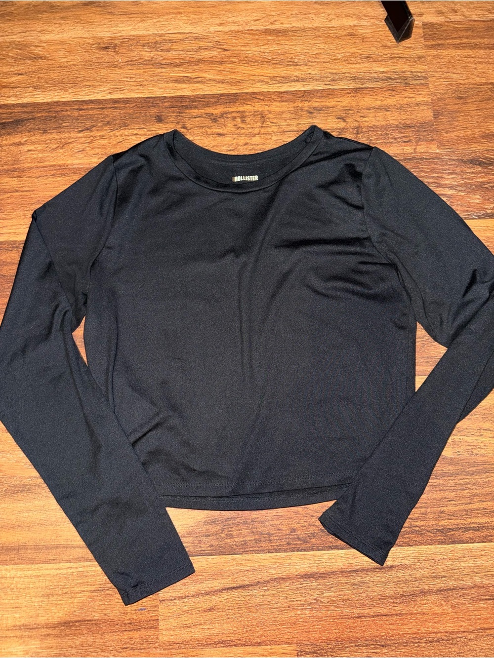 Hollister Black Long-Sleeve Cropped Top